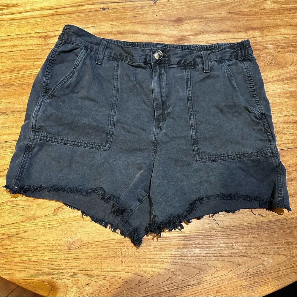 Aerie Women’s Washed Black Grey High Rise Cut Off Cotton Shorts Zip Front Size L